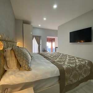 Deluxe Zimmer mit Kingsize-Bett